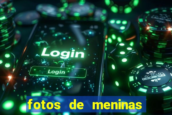 fotos de meninas de cabelo cacheado no espelho