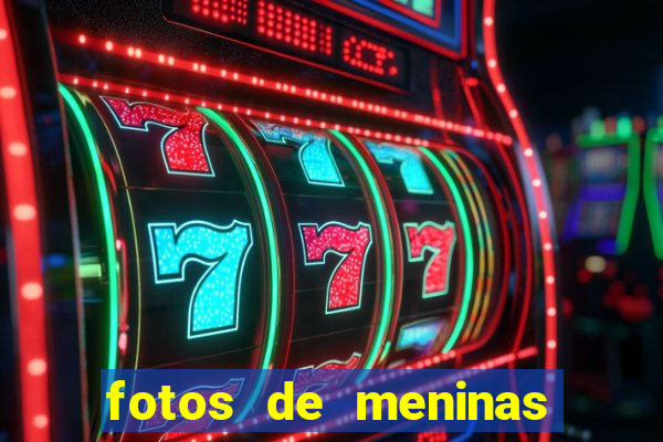 fotos de meninas de cabelo cacheado no espelho