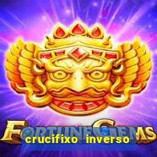 crucifixo inverso com halteres