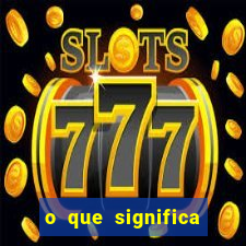 o que significa quando a luz acende sozinha