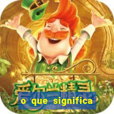 o que significa sonhar dobrando roupas