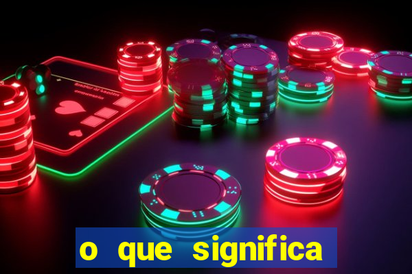 o que significa soprar no ouvido de uma pessoa