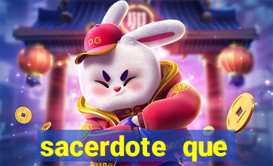sacerdote que morreu no santo dos santos