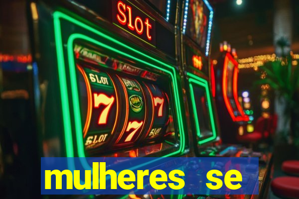 mulheres se exibindo ao vivo