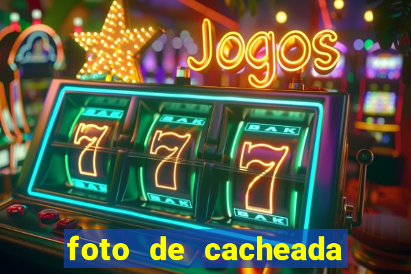 foto de cacheada no espelho