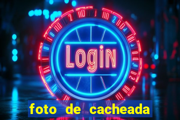 foto de cacheada no espelho